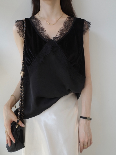 �yNEW�zvelvet lace dramatic top / black